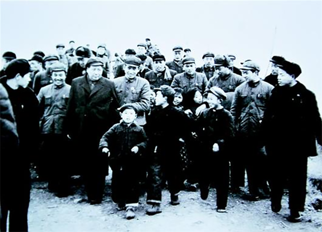 歷史的回響丨毛主席與武漢長江大橋的故事